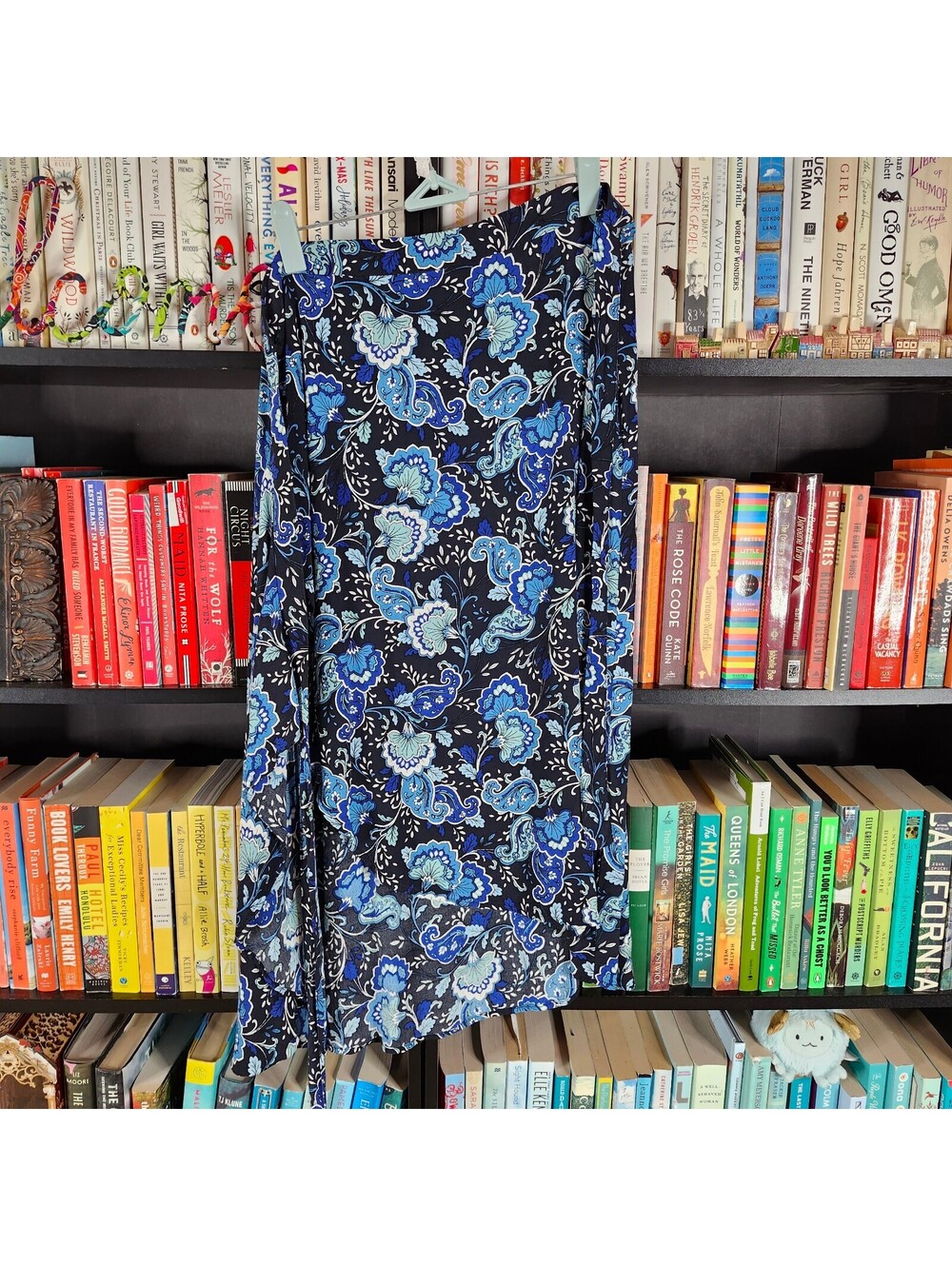 Loft Blue Floral Wrap Skirt Loft Size 8 Side Tie Adjustable Fit